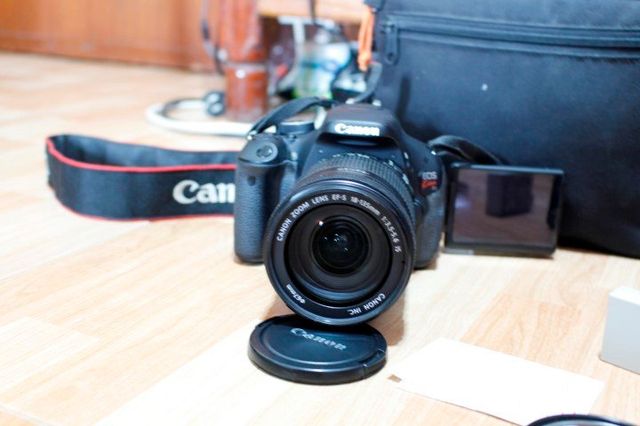 ขายกล้อง CANON KissX5 600D พร้อมเลนส์18-135mm IS พร้อมใช้งาน
